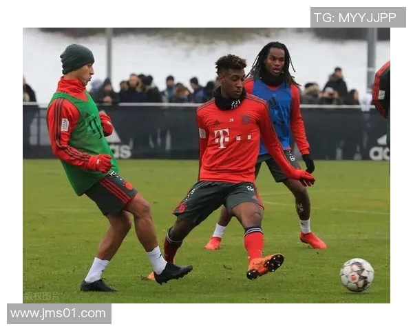 重庆足球队边路渗透革新探讨与战术分析全景呈现